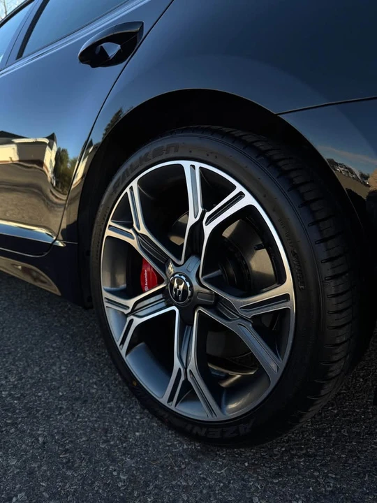 2018 Kia Stinger GT - Image 17 of 19
