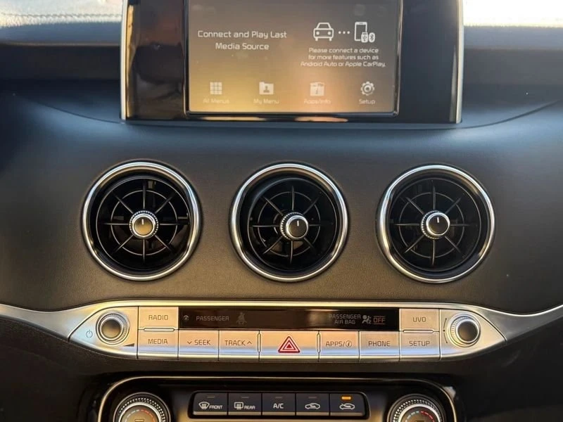 2018 Kia Stinger GT - Image 15 of 20