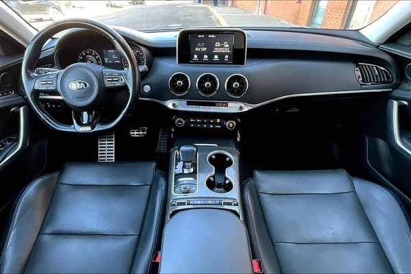 2018 Kia Stinger GT - Image 8 of 12