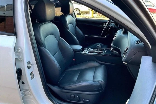 2018 Kia Stinger GT - Image 9 of 12