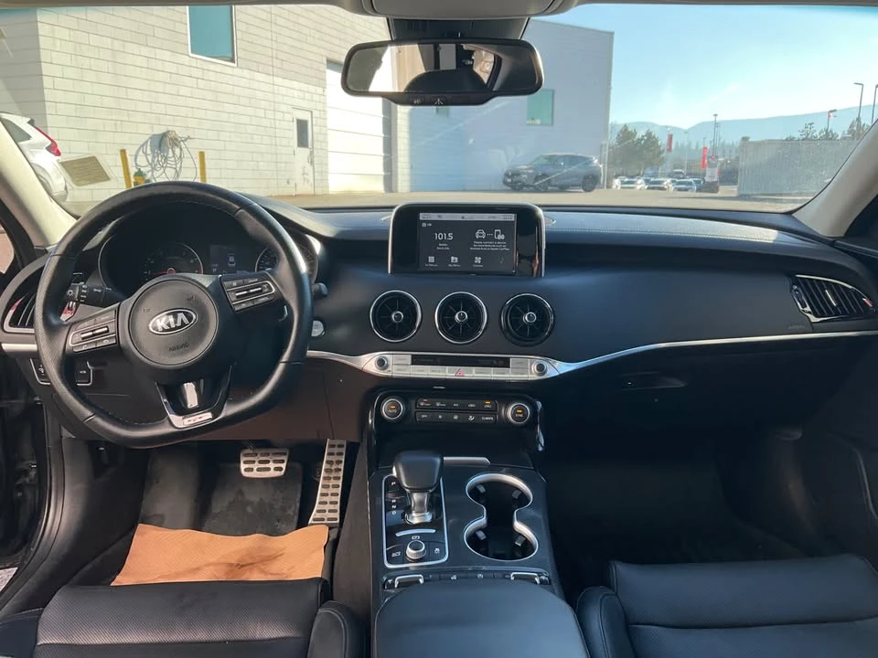 2018 Kia Stinger GT - Image 12 of 17