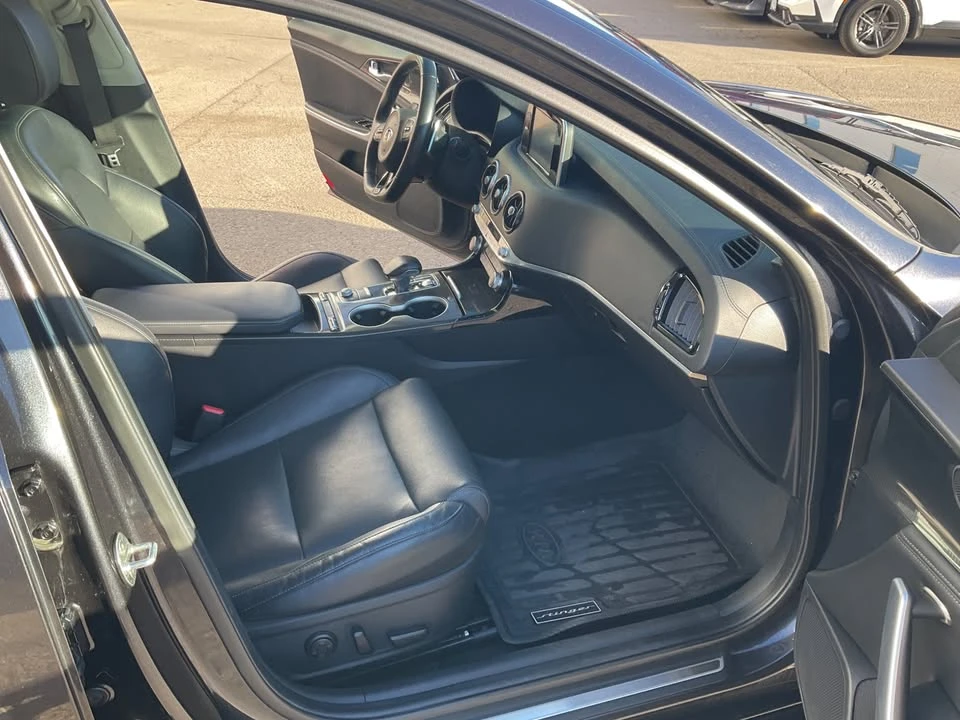 2018 Kia Stinger GT - Image 10 of 17