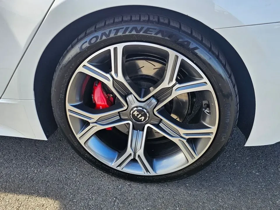 2018 Kia Stinger GT - Image 10 of 20
