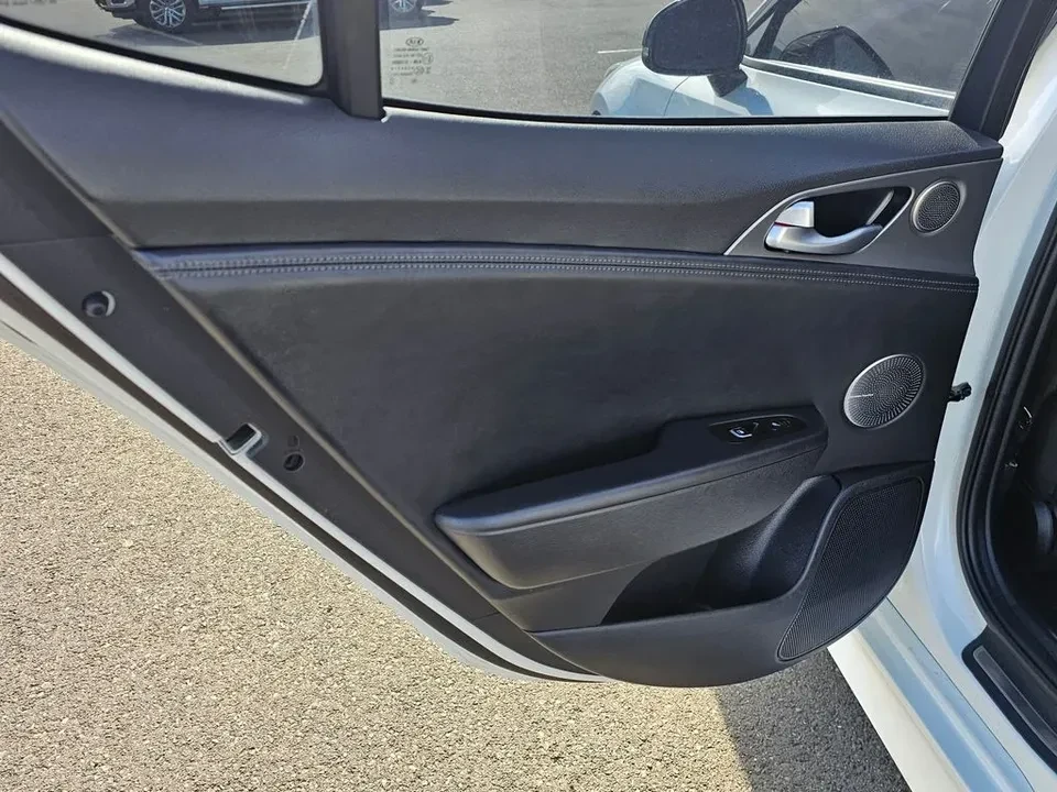 2018 Kia Stinger GT - Image 11 of 20