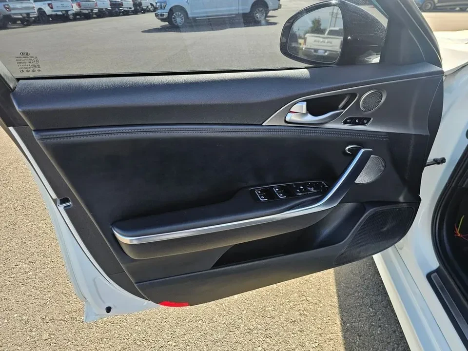 2018 Kia Stinger GT - Image 15 of 20