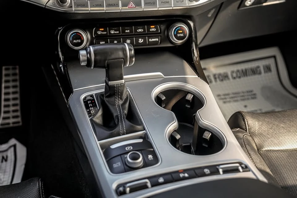 2018 Kia Stinger GT - Image 18 of 20