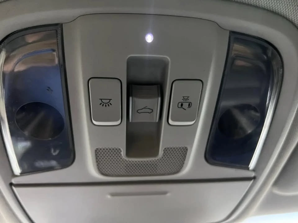 2018 Kia Stinger GT - Image 13 of 20