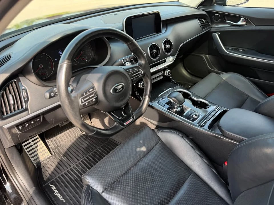 2018 Kia Stinger GT - Image 15 of 19