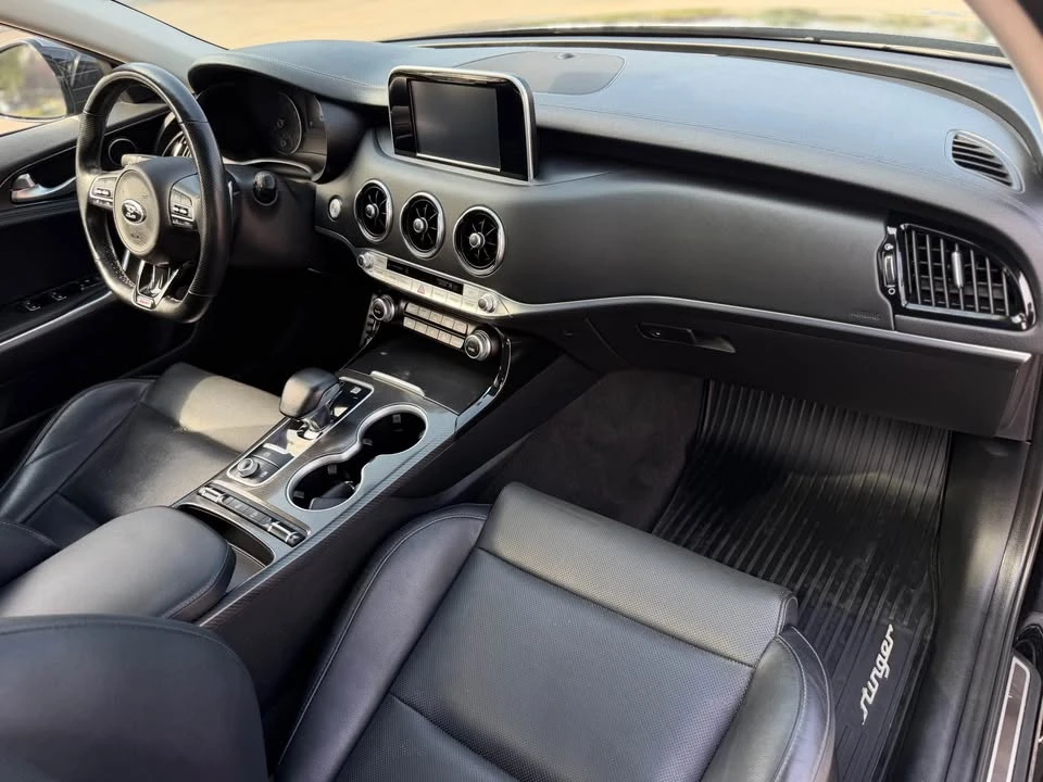 2018 Kia Stinger GT - Image 12 of 19