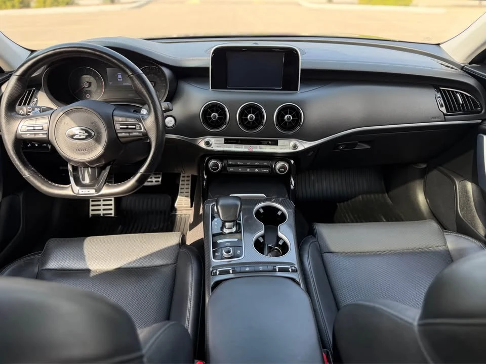 2018 Kia Stinger GT - Image 16 of 19