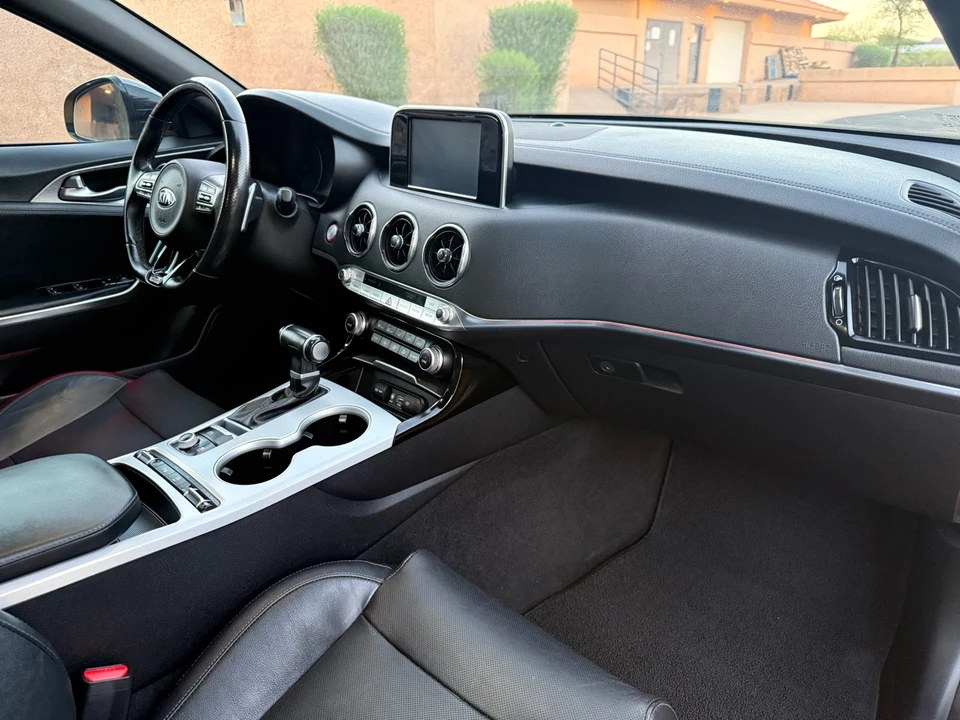 2018 Kia Stinger GT - Image 18 of 21