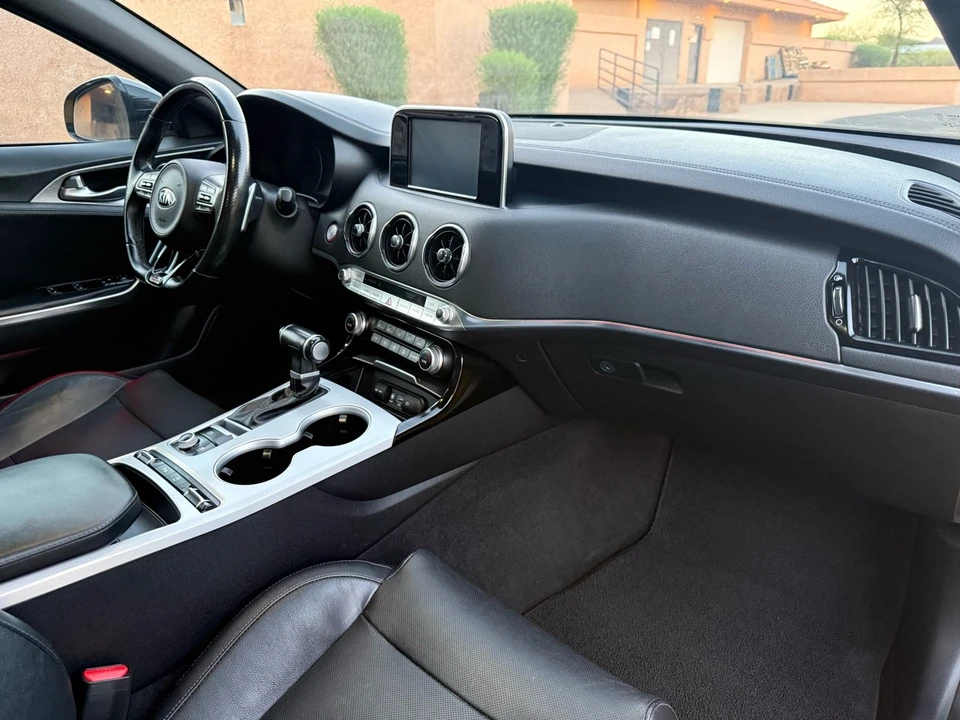 2018 Kia Stinger GT - Image 18 of 21