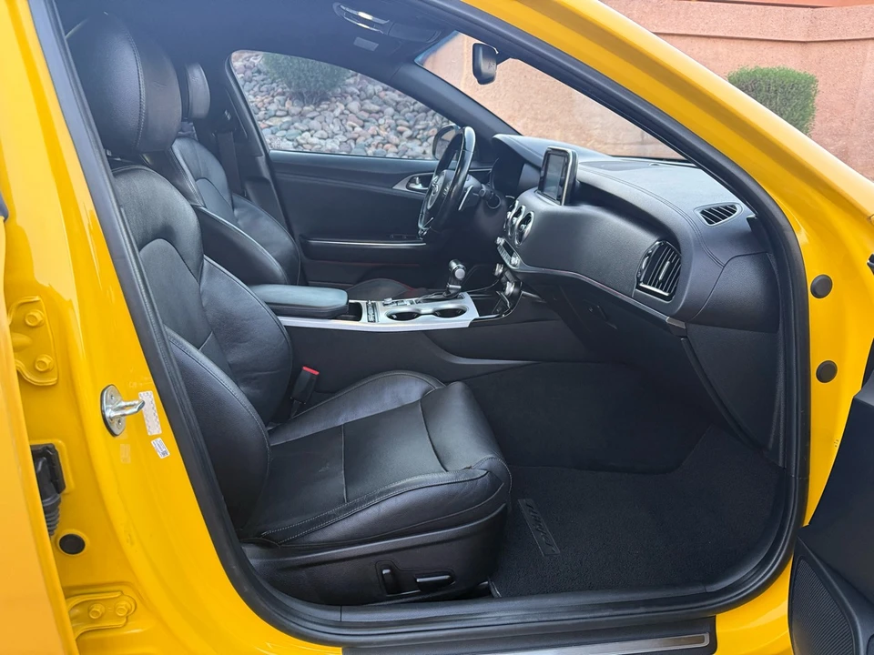 2018 Kia Stinger GT - Image 17 of 21