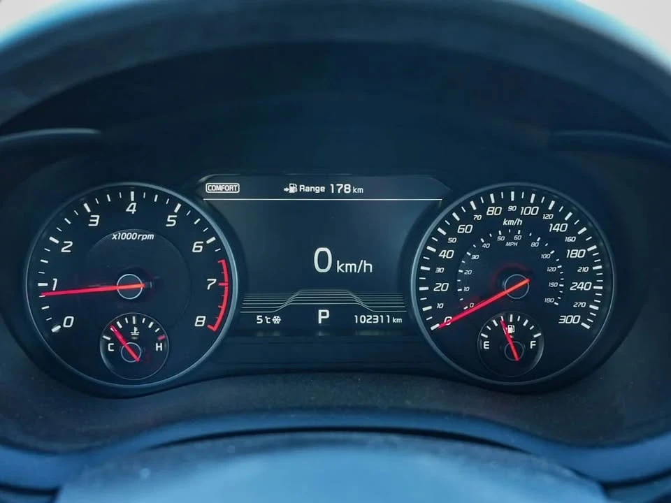 2018 Kia Stinger GT - Image 11 of 15
