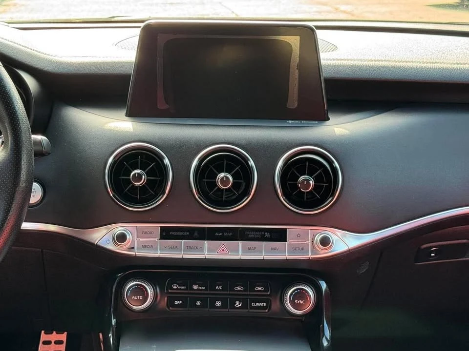 2018 Kia Stinger GT - Image 15 of 20