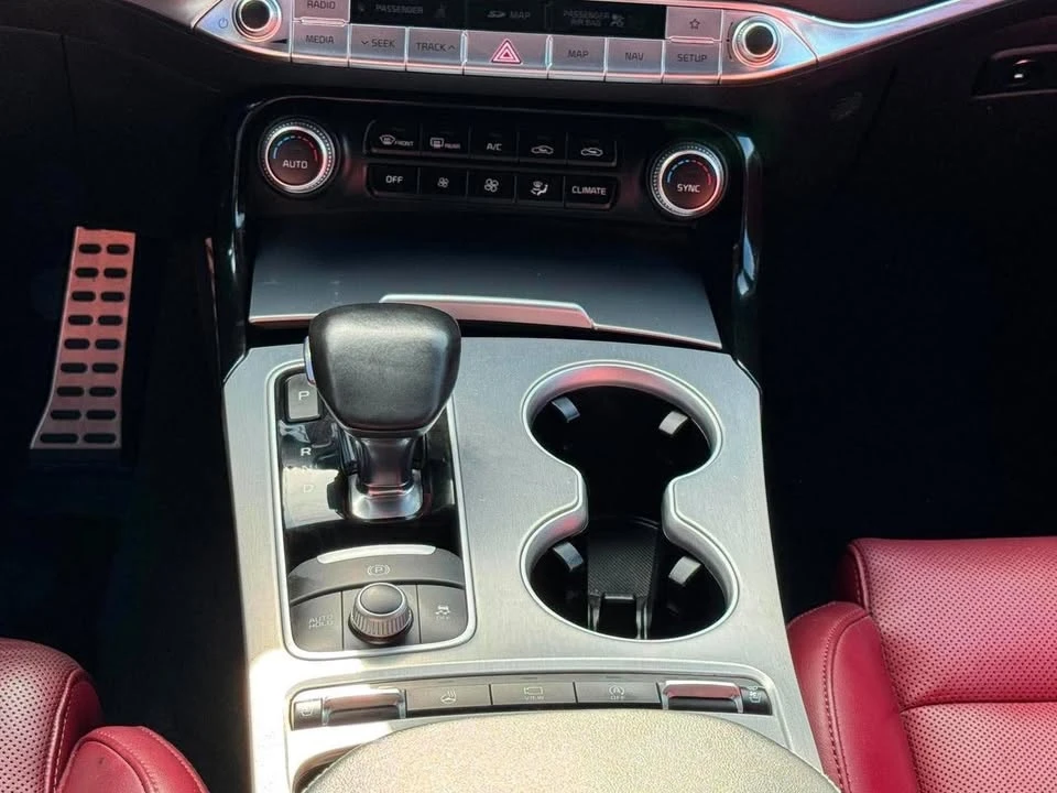 2018 Kia Stinger GT - Image 16 of 20