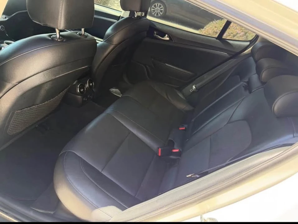 2018 Kia Stinger - Image 8 of 10
