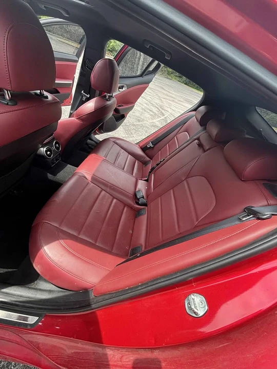 2018 Kia Stinger - Image 13 of 19