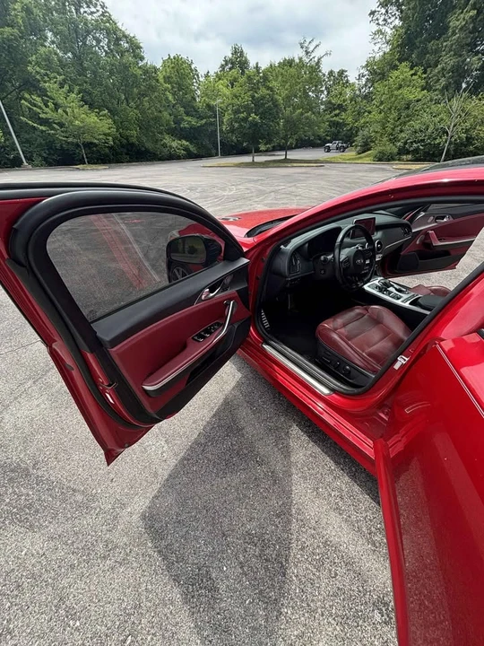 2018 Kia Stinger - Image 10 of 19