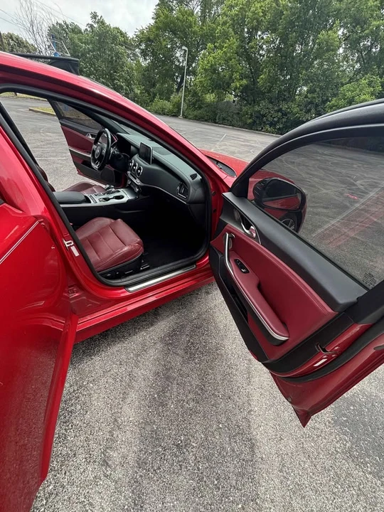2018 Kia Stinger - Image 17 of 19