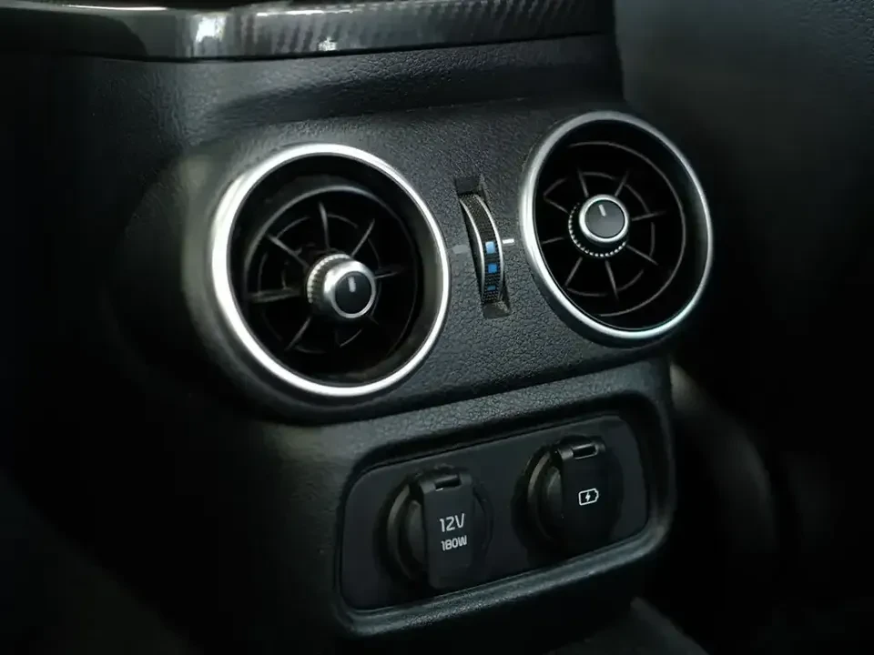 2018 Kia Stinger GT - Image 14 of 16