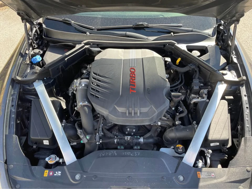 2018 Kia Stinger GT - Image 15 of 17
