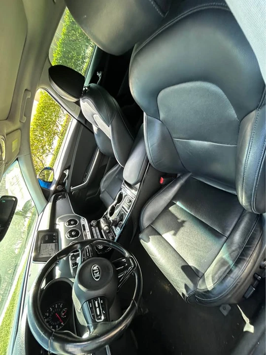 2018 Kia Stinger GT - Image 10 of 13