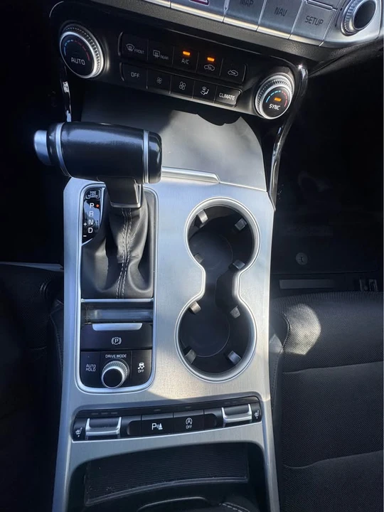 2018 Kia Stinger GT - Image 16 of 19
