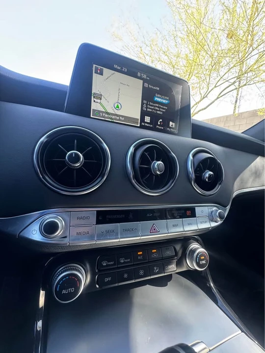 2018 Kia Stinger GT - Image 17 of 19