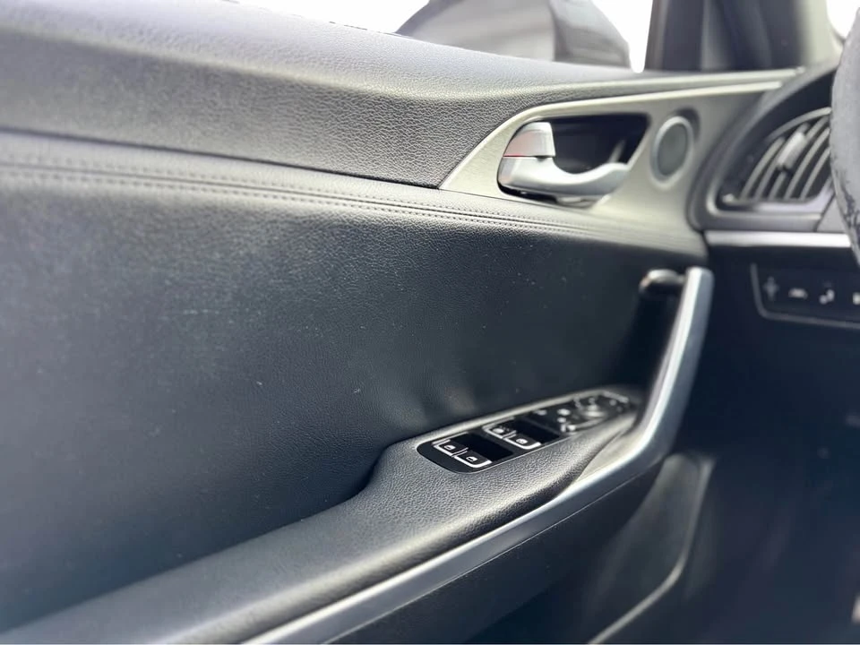 2018 Kia Stinger GT - Image 17 of 20