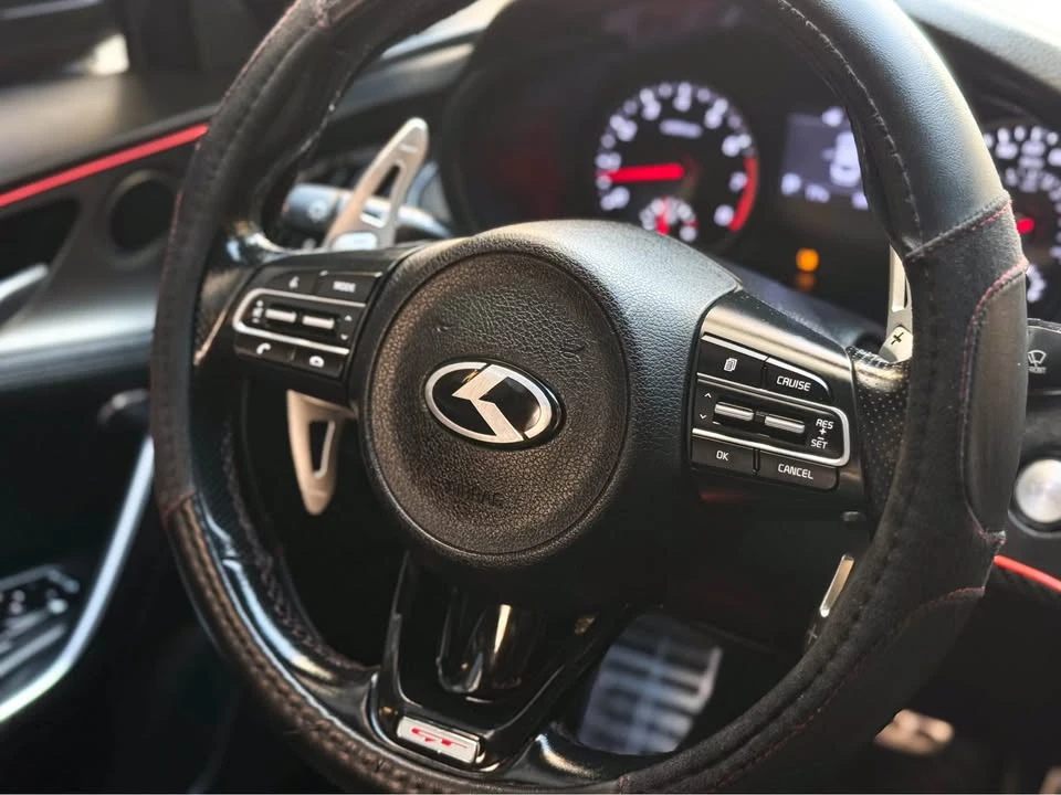 2018 Kia Stinger GT - Image 16 of 18