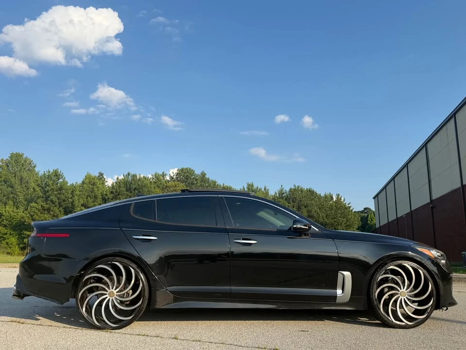 2018 Kia Stinger GT - Image 10 of 15