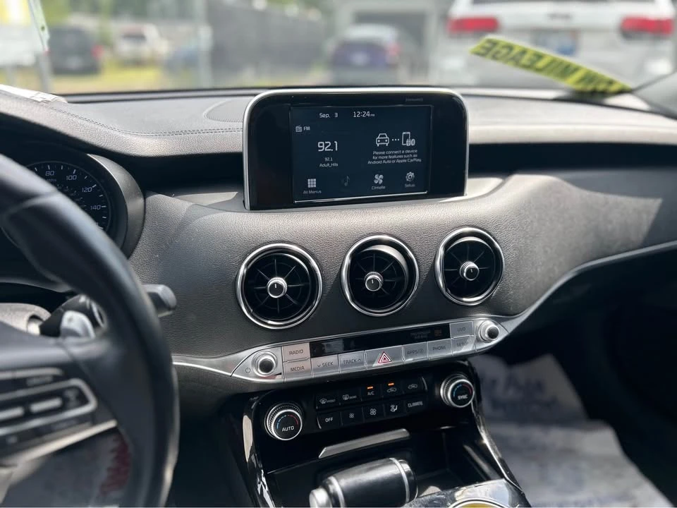 2018 Kia Stinger GT - Image 9 of 11