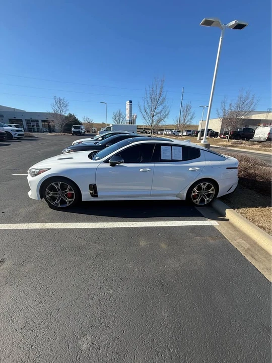 2018 Kia Stinger GT - Image 9 of 15