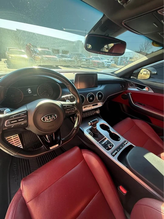 2018 Kia Stinger GT - Image 11 of 15