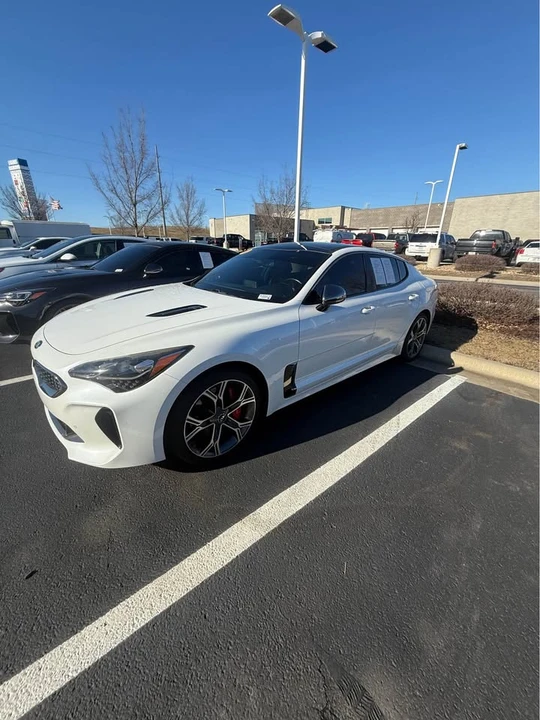 2018 Kia Stinger GT - Image 10 of 15
