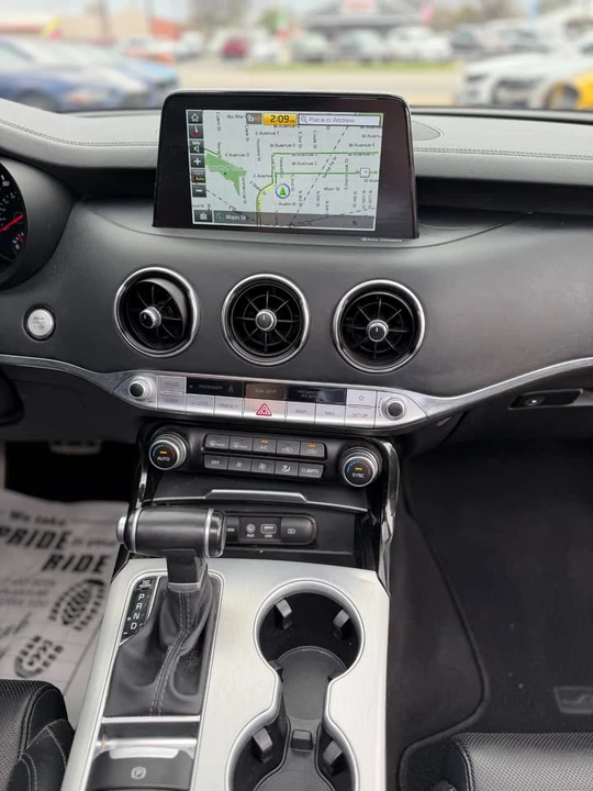 2018 Kia Stinger GT - Image 13 of 20