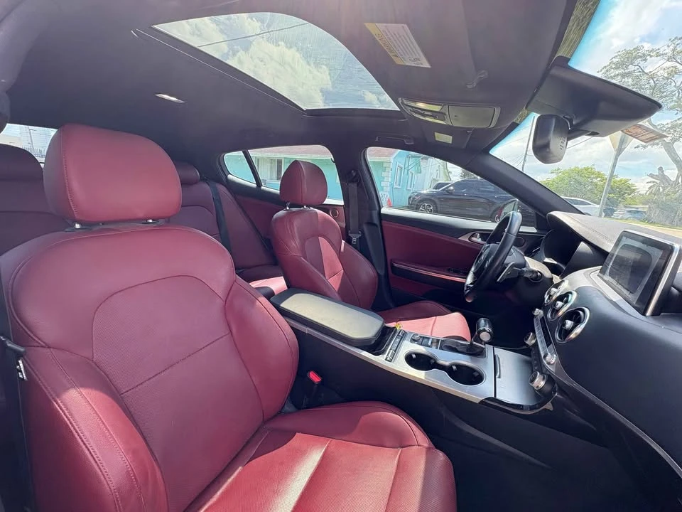 2018 Kia Stinger GT - Image 14 of 17