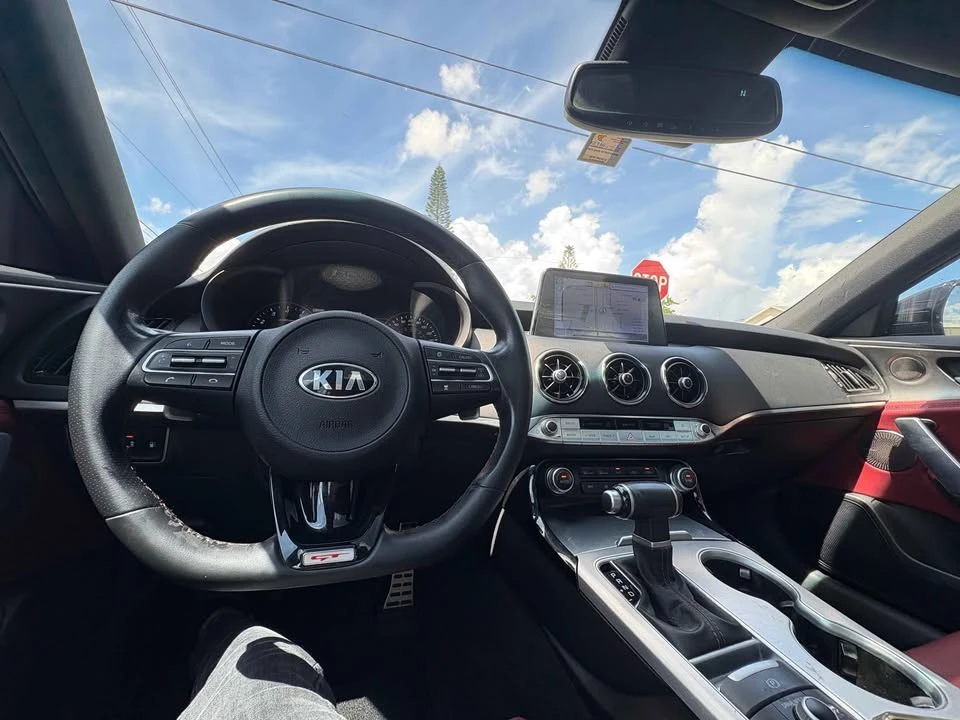 2018 Kia Stinger GT - Image 15 of 17