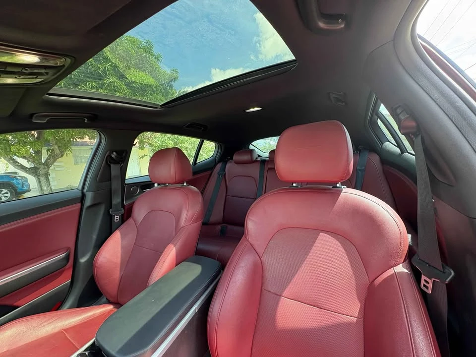 2018 Kia Stinger GT - Image 16 of 17