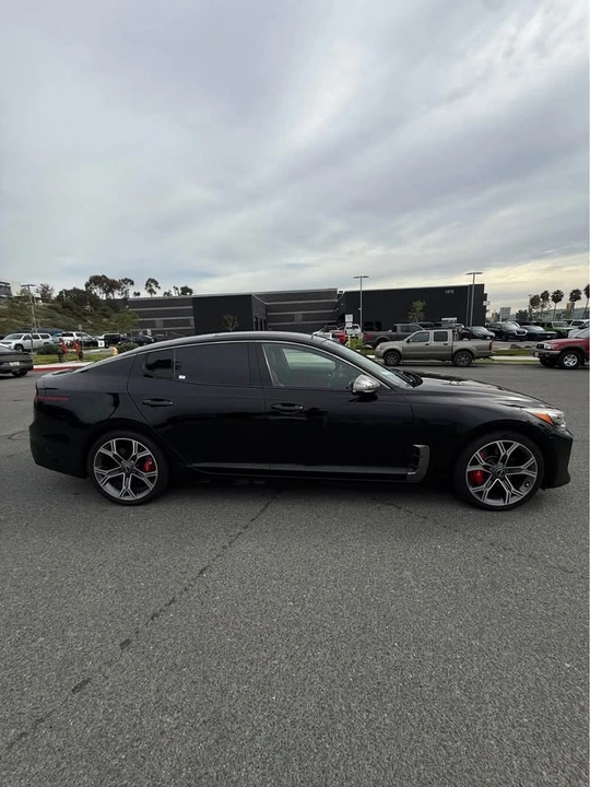 2018 Kia Stinger GT - Image 8 of 13