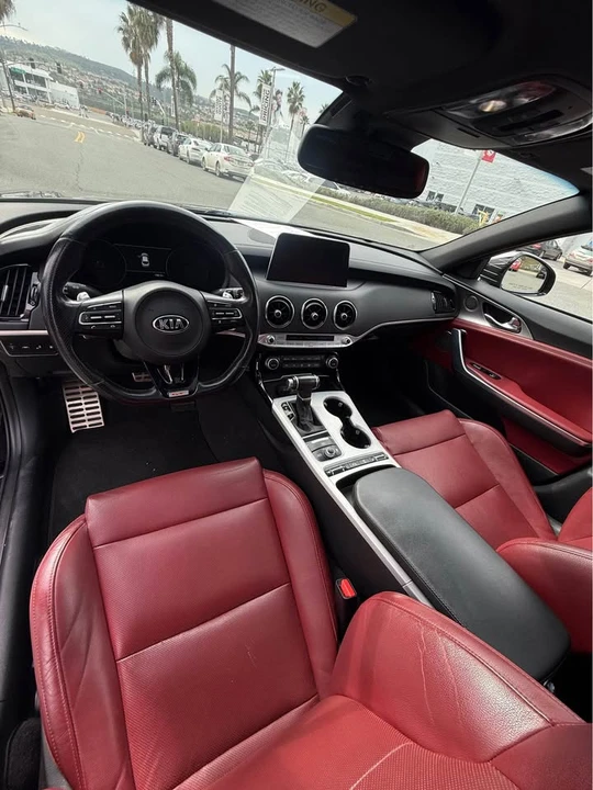 2018 Kia Stinger GT - Image 11 of 13
