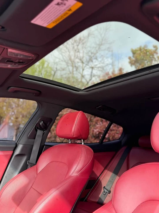2018 Kia Stinger GT - Image 13 of 17