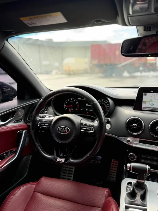 2018 Kia Stinger GT - Image 11 of 17