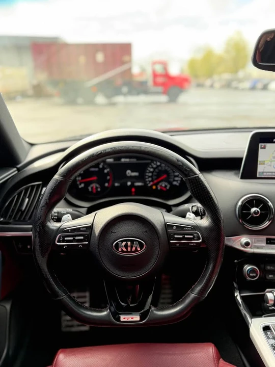 2018 Kia Stinger GT - Image 12 of 17