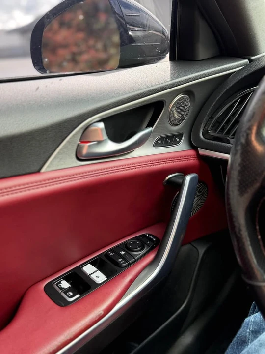 2018 Kia Stinger GT - Image 14 of 17