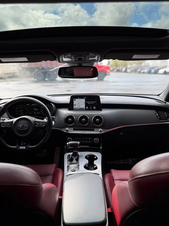 2018 Kia Stinger GT - Image 9 of 17
