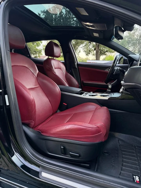 2018 Kia Stinger GT - Image 11 of 13