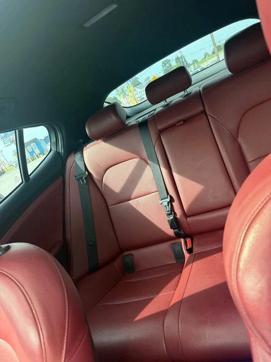 2018 Kia Stinger GT - Image 8 of 13