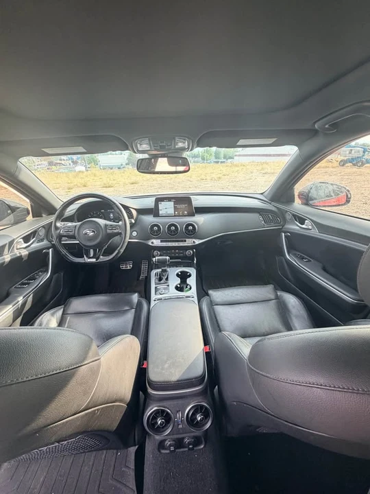 2018 Kia Stinger GT - Image 8 of 10